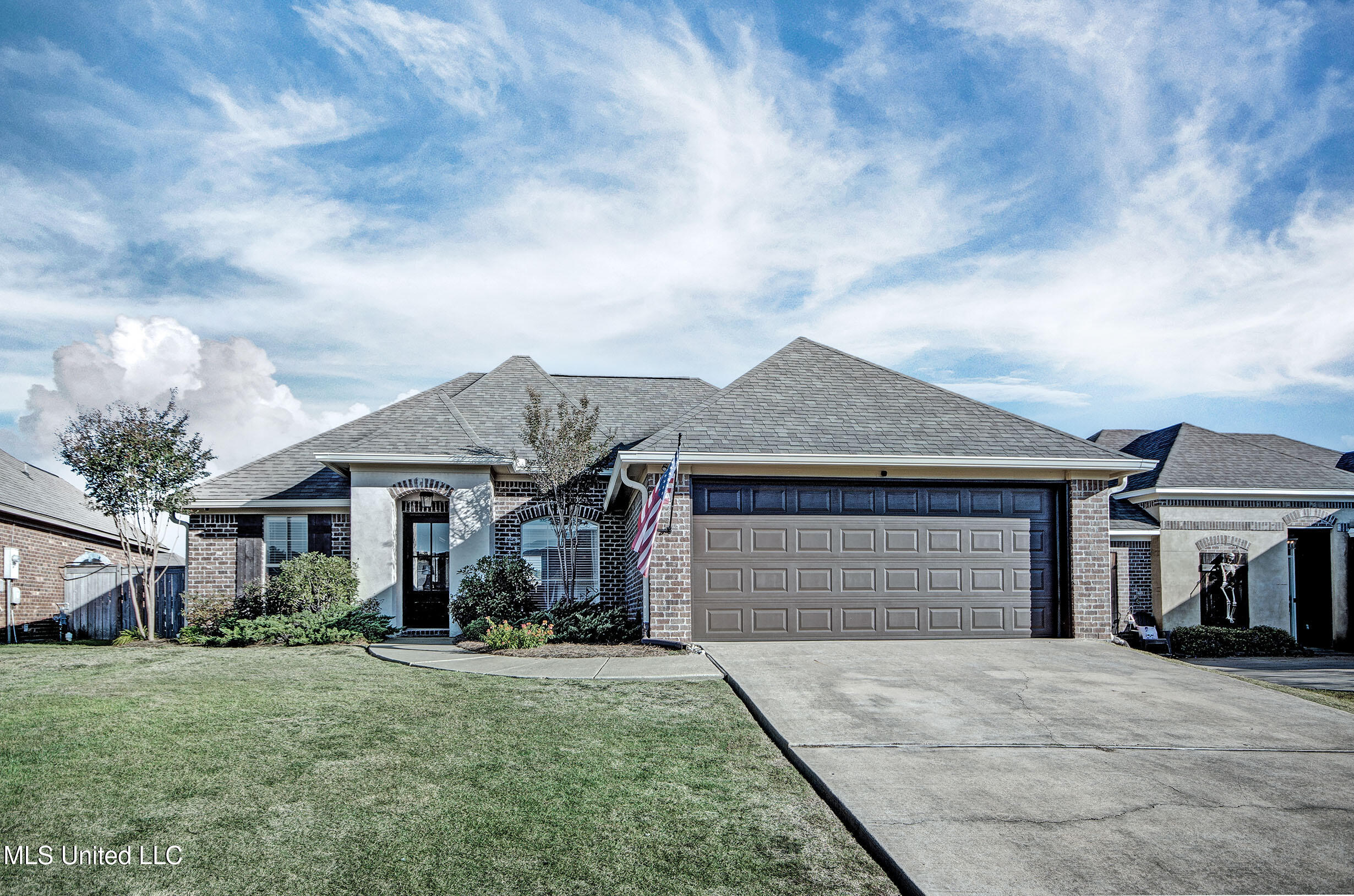 421 Greenfield Ridge Circle Brandon, MS 39042 - Photo 2 of 27 IMGP4205_6_7