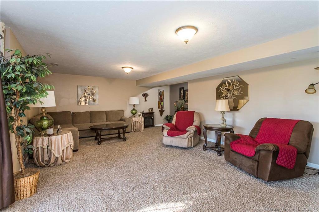 906 Nettle Ridge Road Jeffersonville, IN 47130 - Photo 29 of 48 Gallery Image 29