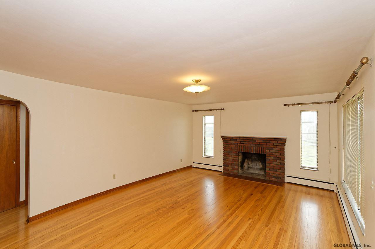 962 Currybush Road Rotterdam, NY 12306 - Photo 5 of 45 Photo 5