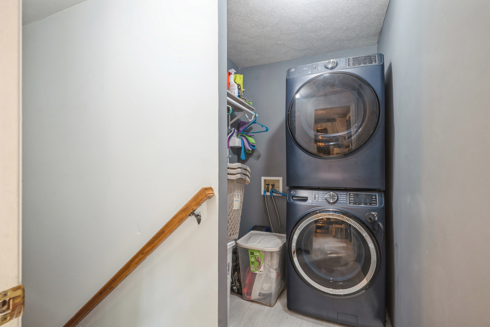 5444 10th Avenue Moline, IL 61265 - Photo 16 of 20 a utility room with dryer and washer