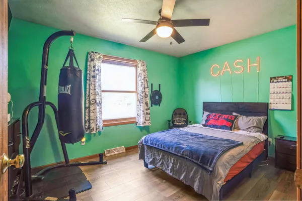 $205,000 | 5444 10th Avenue, Moline, IL 61265