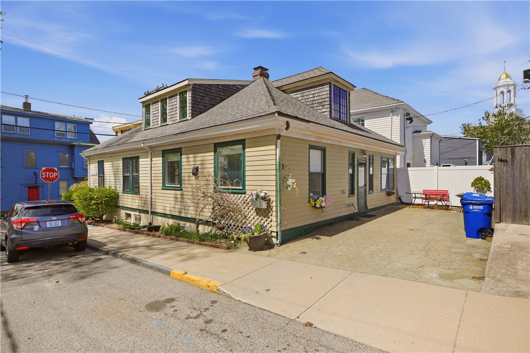 24 Spring Street Newport, RI 02840 - Photo 27 of 27