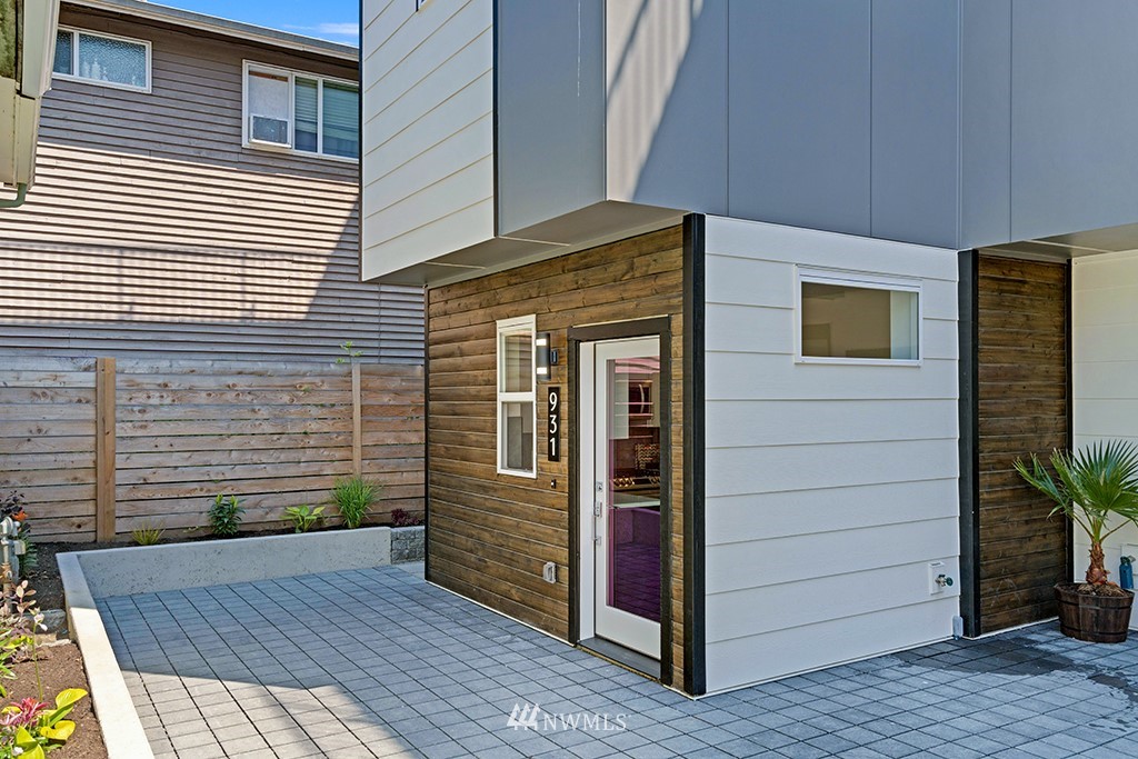931 Northwest 52nd Street Seattle, WA 98107 - Photo 2 of 20