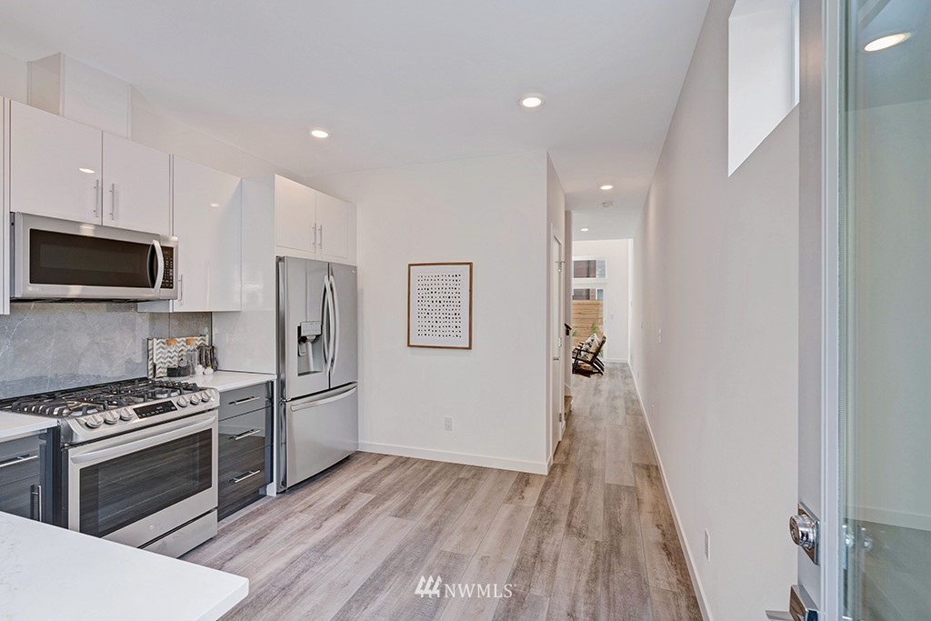 931 Northwest 52nd Street Seattle, WA 98107 - Photo 6 of 20