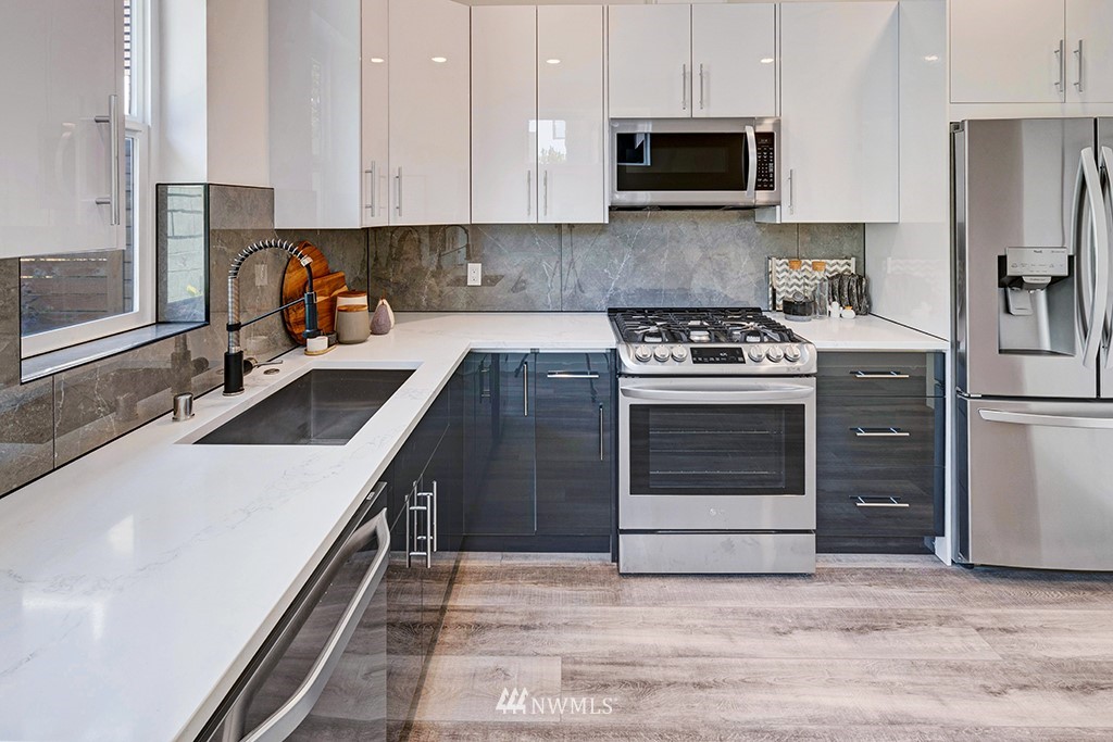 931 Northwest 52nd Street Seattle, WA 98107 - Photo 7 of 20