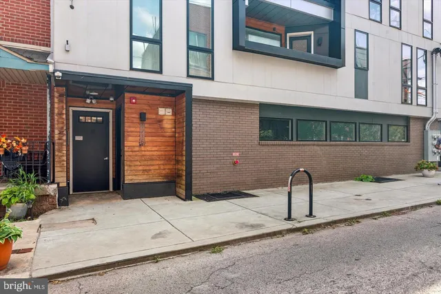 $2,200 | 1716 Cambridge Street, Unit 2, Philadelphia, PA 19130