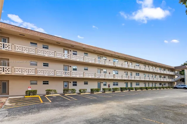 $79,900 | 4701 Northwest 34th Street, Unit 511, Lauderdale Lakes, FL 33319
