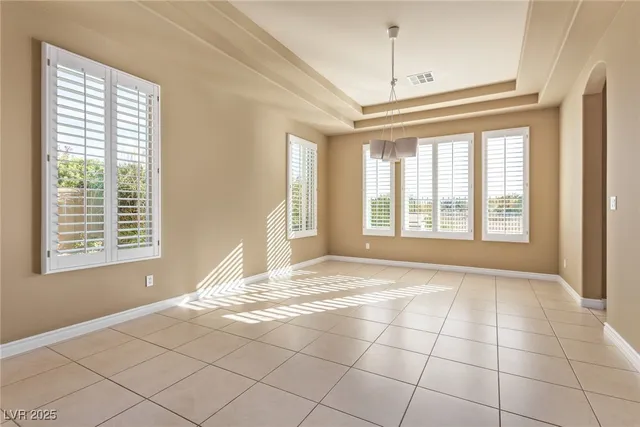 $6,900 | 9805 Queen Charlotte Drive, Las Vegas, NV 89145