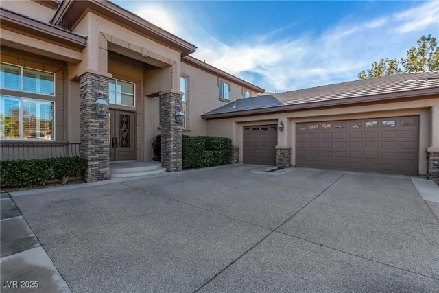 $6,900 | 9805 Queen Charlotte Drive, Las Vegas, NV 89145