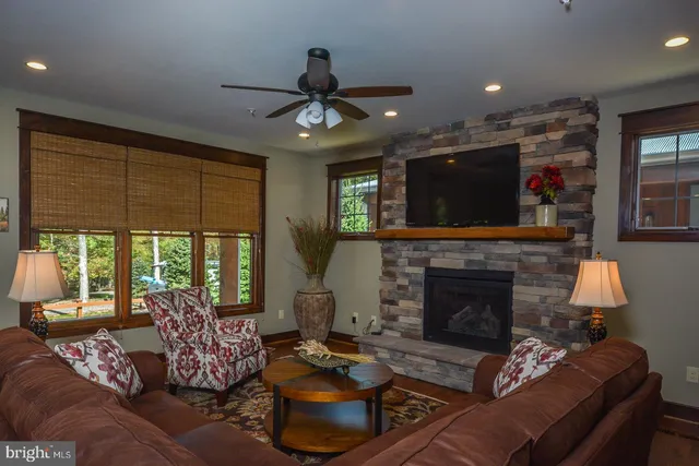 $499,900 | 873 Paradise Heights, Oakland, MD 21550