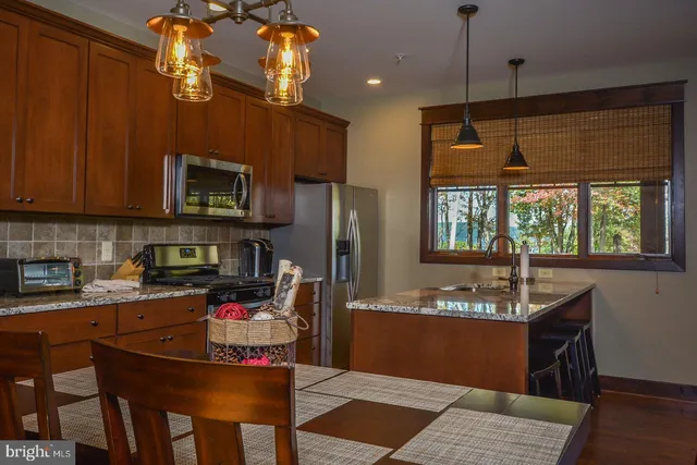 $499,900 | 873 Paradise Heights, Oakland, MD 21550