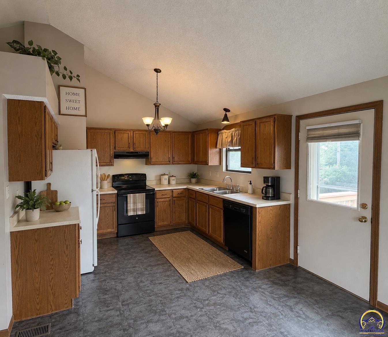 2514 Southwest Maxfield Road Topeka, KS 66614 - Photo 14 of 37