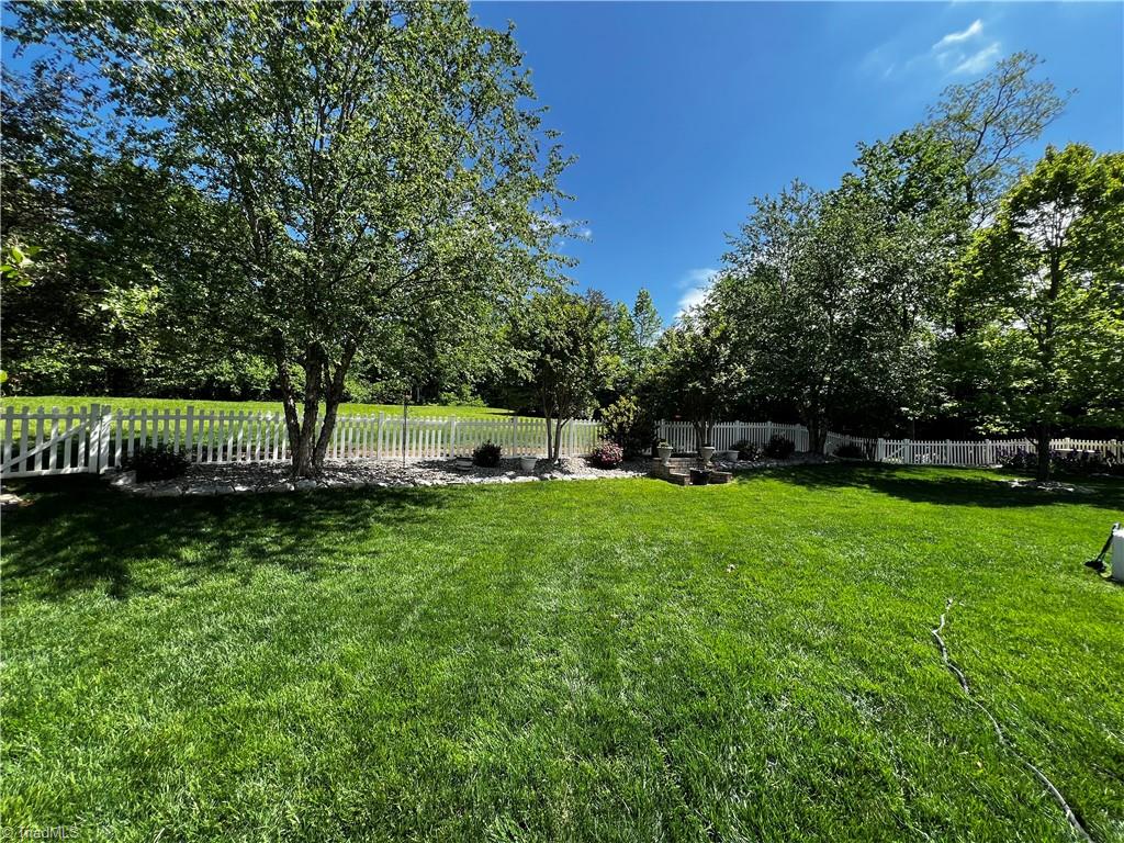 3477 Lilliefield Lane High Point, NC 27265 - Photo 4 of 41 *Real Summer Time Photo