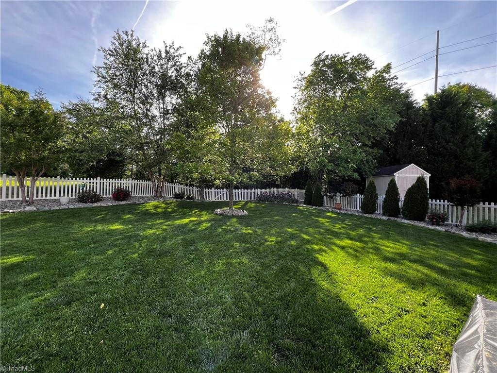 3477 Lilliefield Lane High Point, NC 27265 - Photo 5 of 41 *Real Summer Time Photo