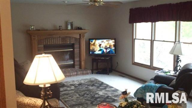 5960 Oakbrook Road Davenport, IA 52806 - Photo 2 of 4 Gallery Image 2