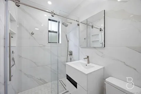 $675,000 | 25-34 Crescent Street, Unit 2K | Astoria