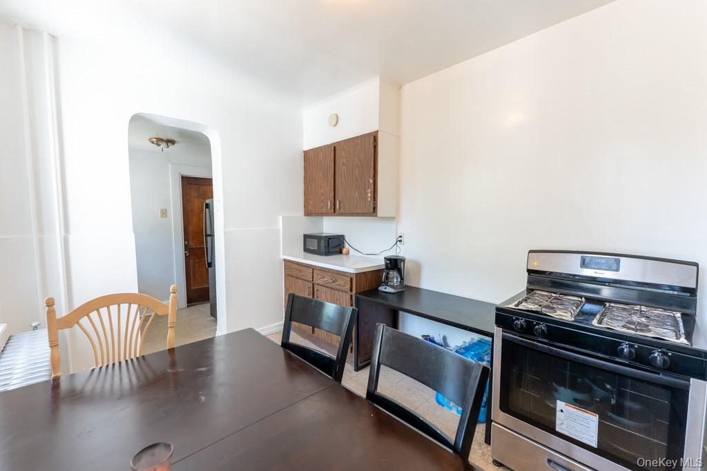 304 Lockwood Avenue New Rochelle, NY 10801 - Photo 16 of 23