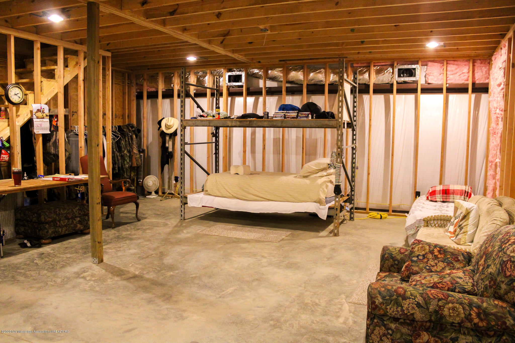 2710 Springfield Road Senatobia, MS 38668 - Photo 3 of 19 Living Room Pt. 2