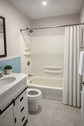 $295,000 | 16 Cleveland Place, Unit 11, Gloucester, MA 01930