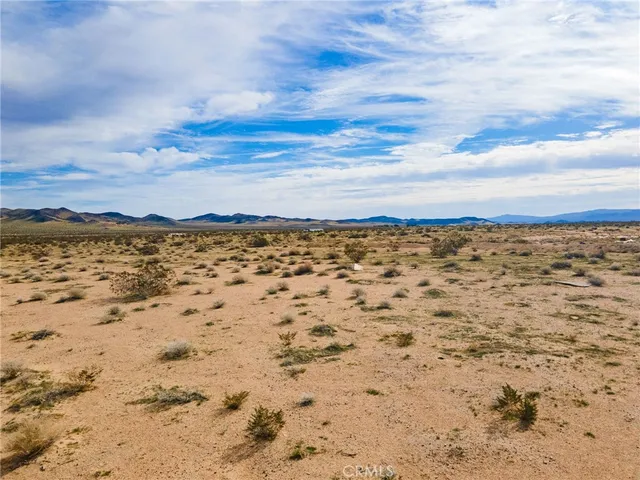 $25,000 | 123 Bobcat Lane, Newberry Springs, CA 92365