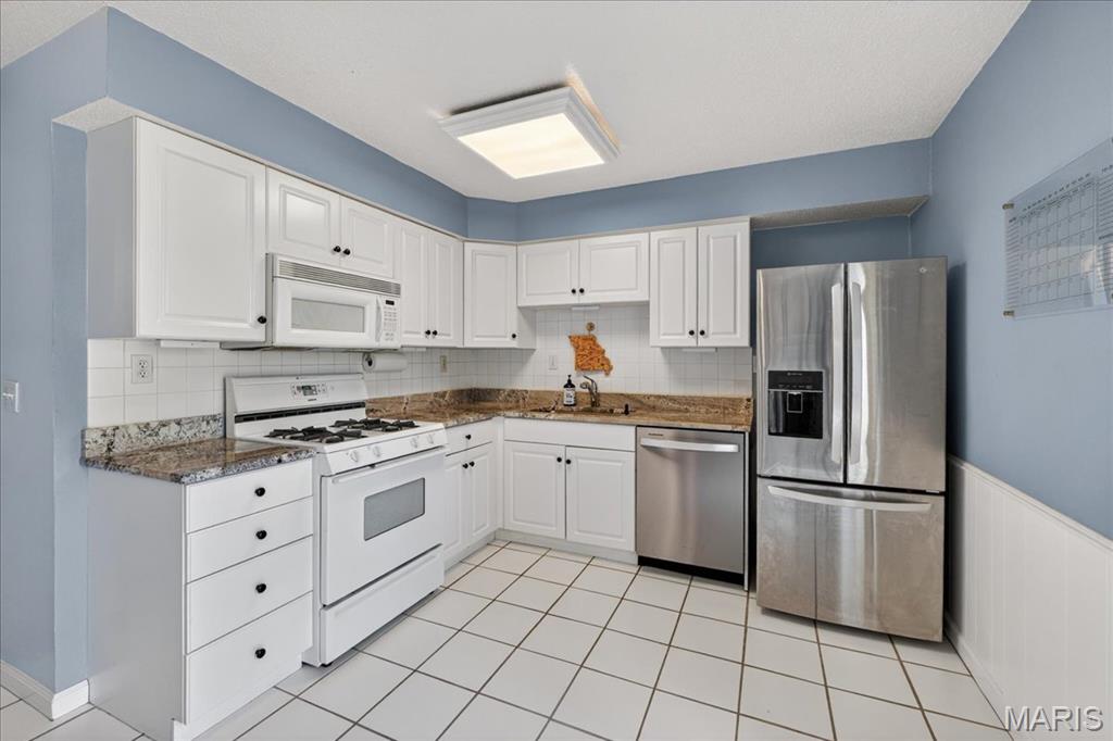 414 South Geyer Road Kirkwood, MO 63122 - Photo 8 of 30