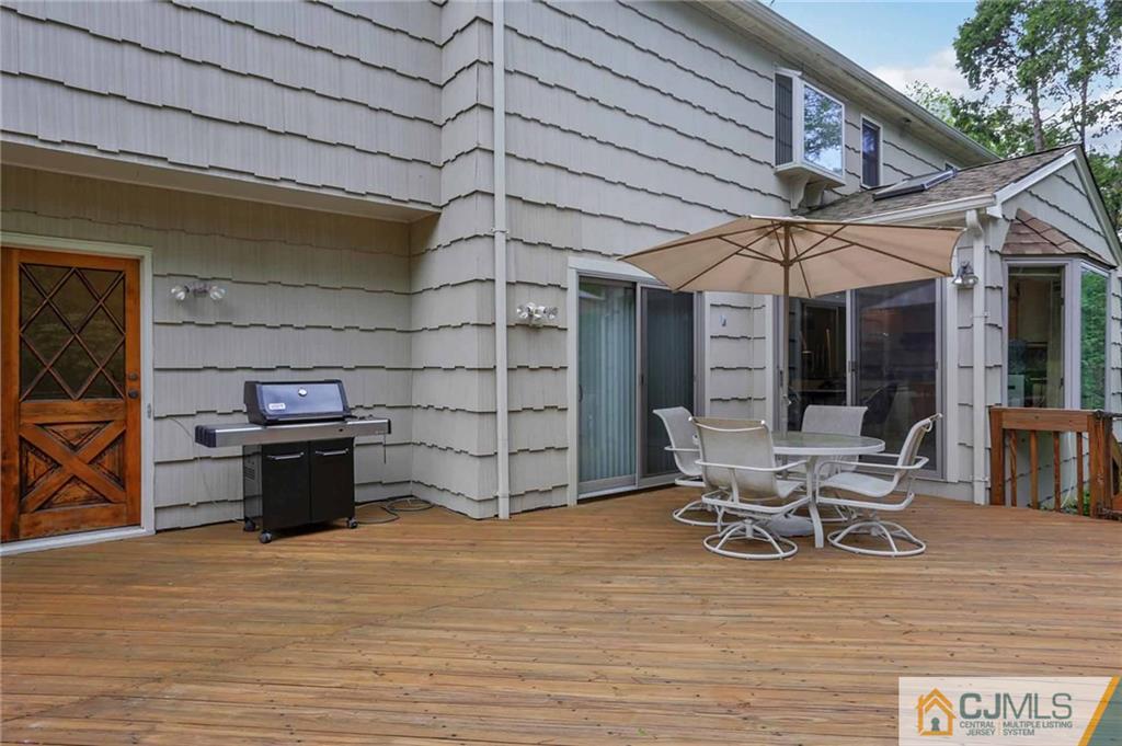9 Sandra Road East Brunswick, NJ 08816 - Photo 22 of 25 Gallery Image 22