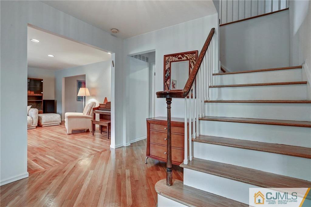 9 Sandra Road East Brunswick, NJ 08816 - Photo 4 of 25 Gallery Image 4