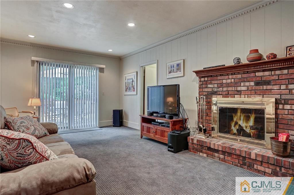 9 Sandra Road East Brunswick, NJ 08816 - Photo 8 of 25 Gallery Image 8