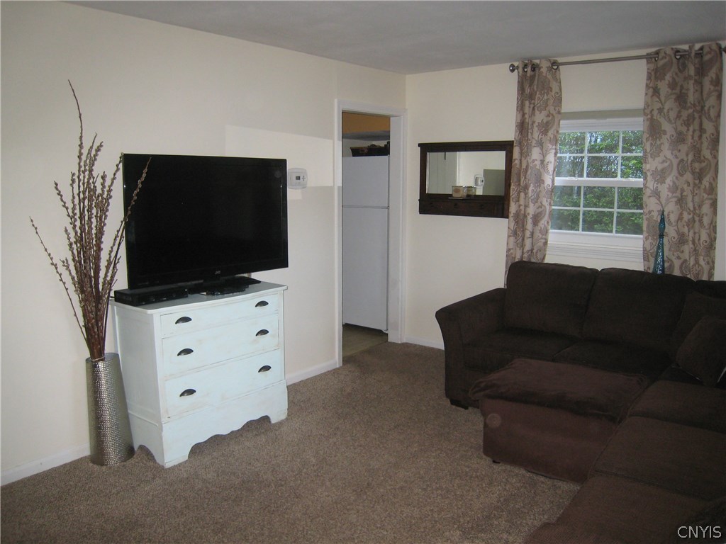 202 Ardmore Road Geddes, NY 13219 - Photo 4 of 24