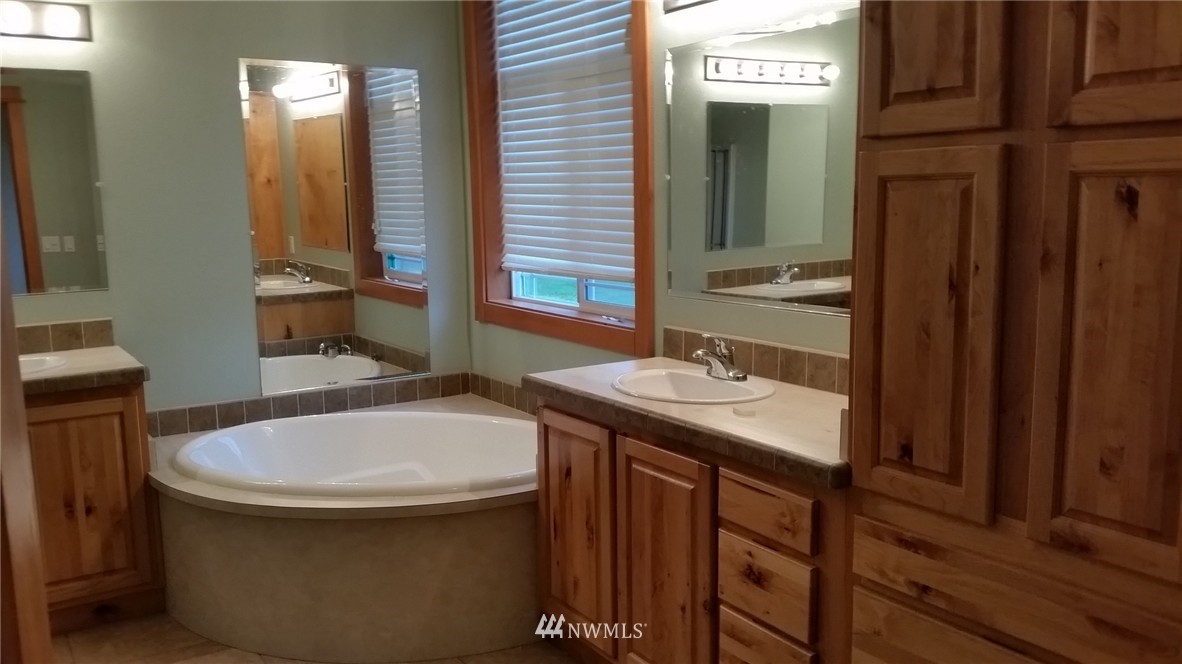 23905 Hoogdal Road Sedro-Woolley, WA 98284 - Photo 16 of 20 Gallery Image 16