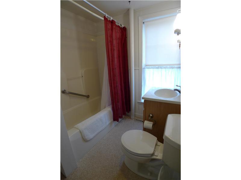 1 Barlow Hill Road Boothbay, ME 04544 - Photo 7 of 10 Bathroom.