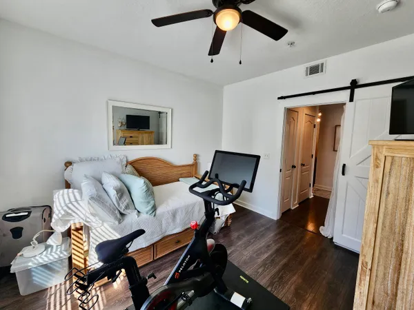 $2,300 | 1300 Park W Boulevard, Unit 818, Mount Pleasant, SC 29466