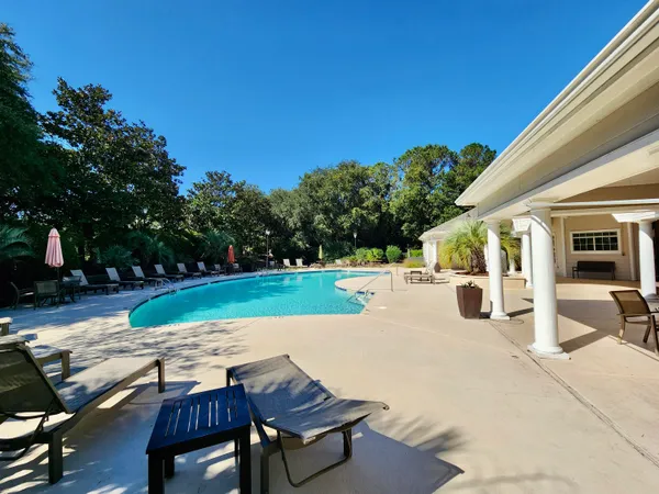 $2,300 | 1300 Park W Boulevard, Unit 818, Mount Pleasant, SC 29466
