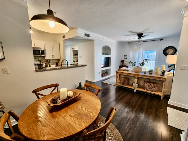$2,300 | 1300 Park W Boulevard, Unit 818, Mount Pleasant, SC 29466