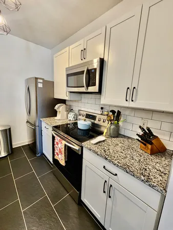 $2,300 | 1300 Park W Boulevard, Unit 818, Mount Pleasant, SC 29466