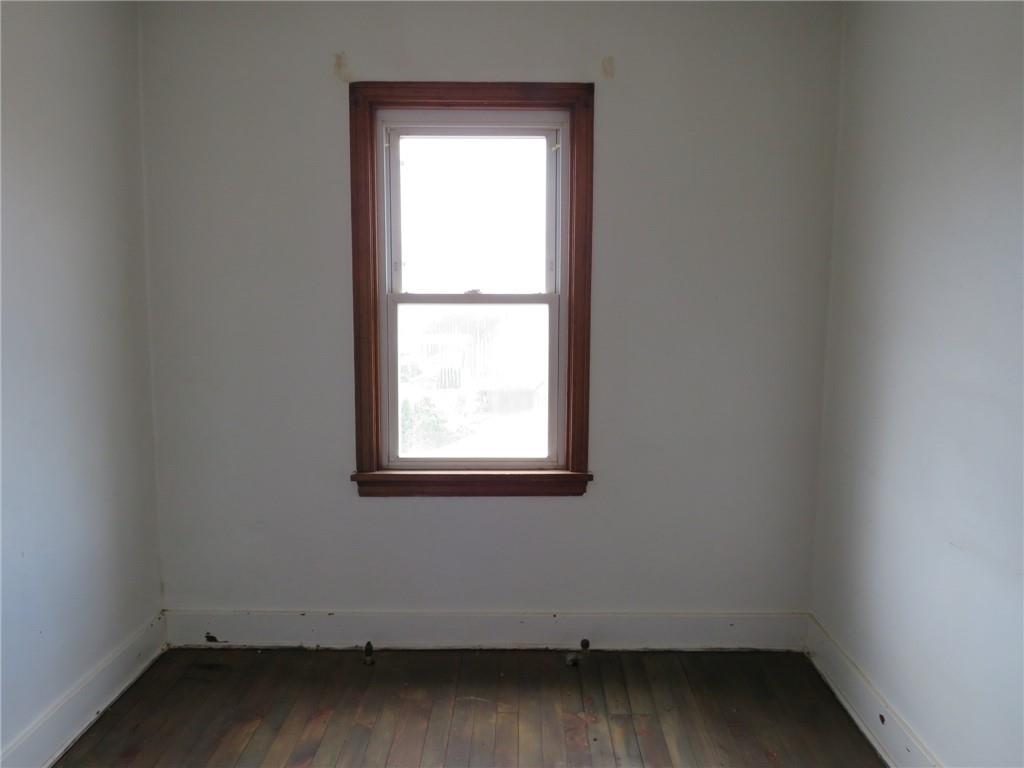 127 Maple Street Rochester, PA 15074 - Photo 3 of 39