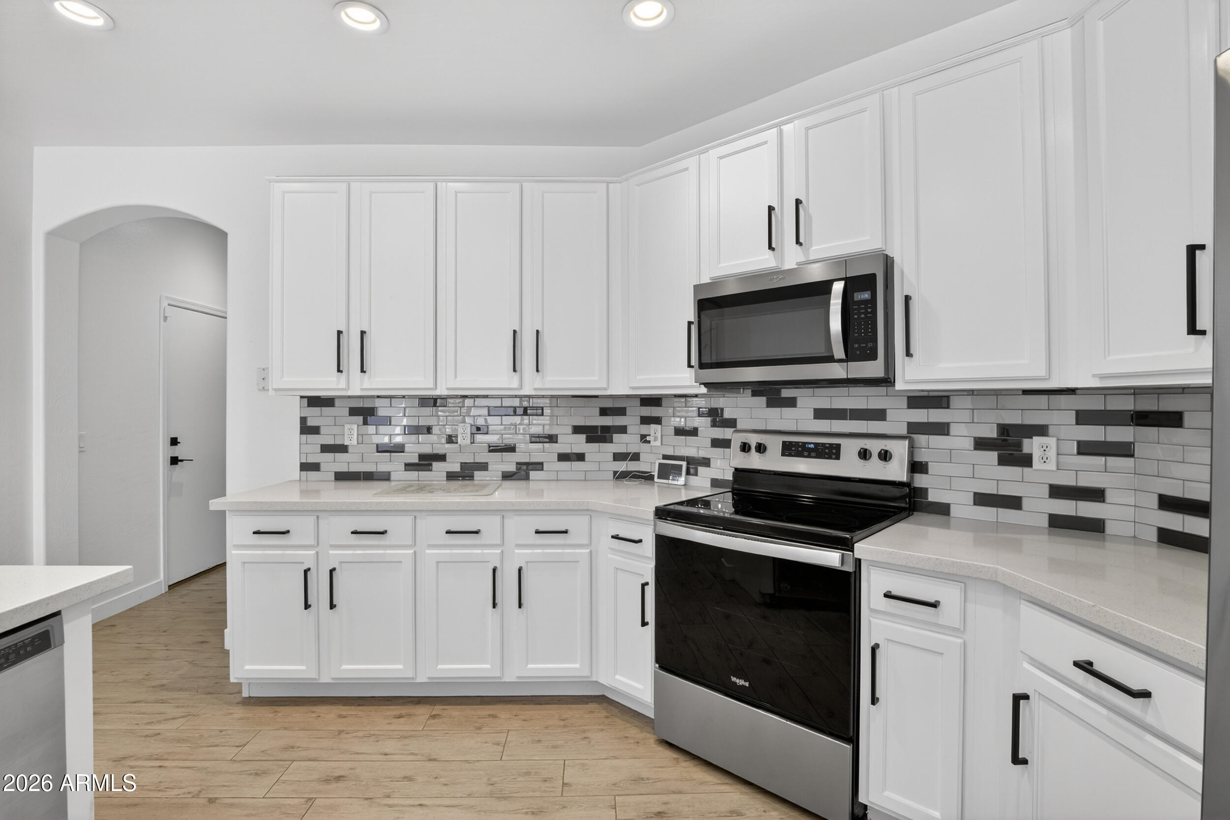 2969 South Martingale Road Gilbert, AZ 85295 - Photo 11 of 40 Kitchen Quartz Counters