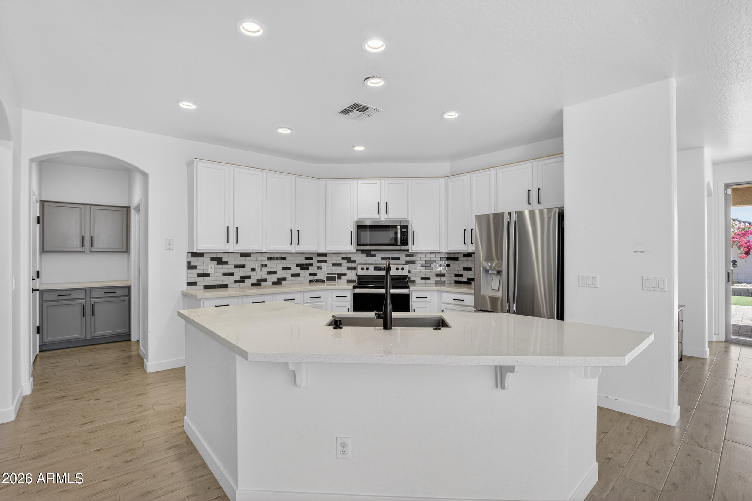 2969 South Martingale Road Gilbert, AZ 85295 - Photo 12 of 40 Big Kitchen