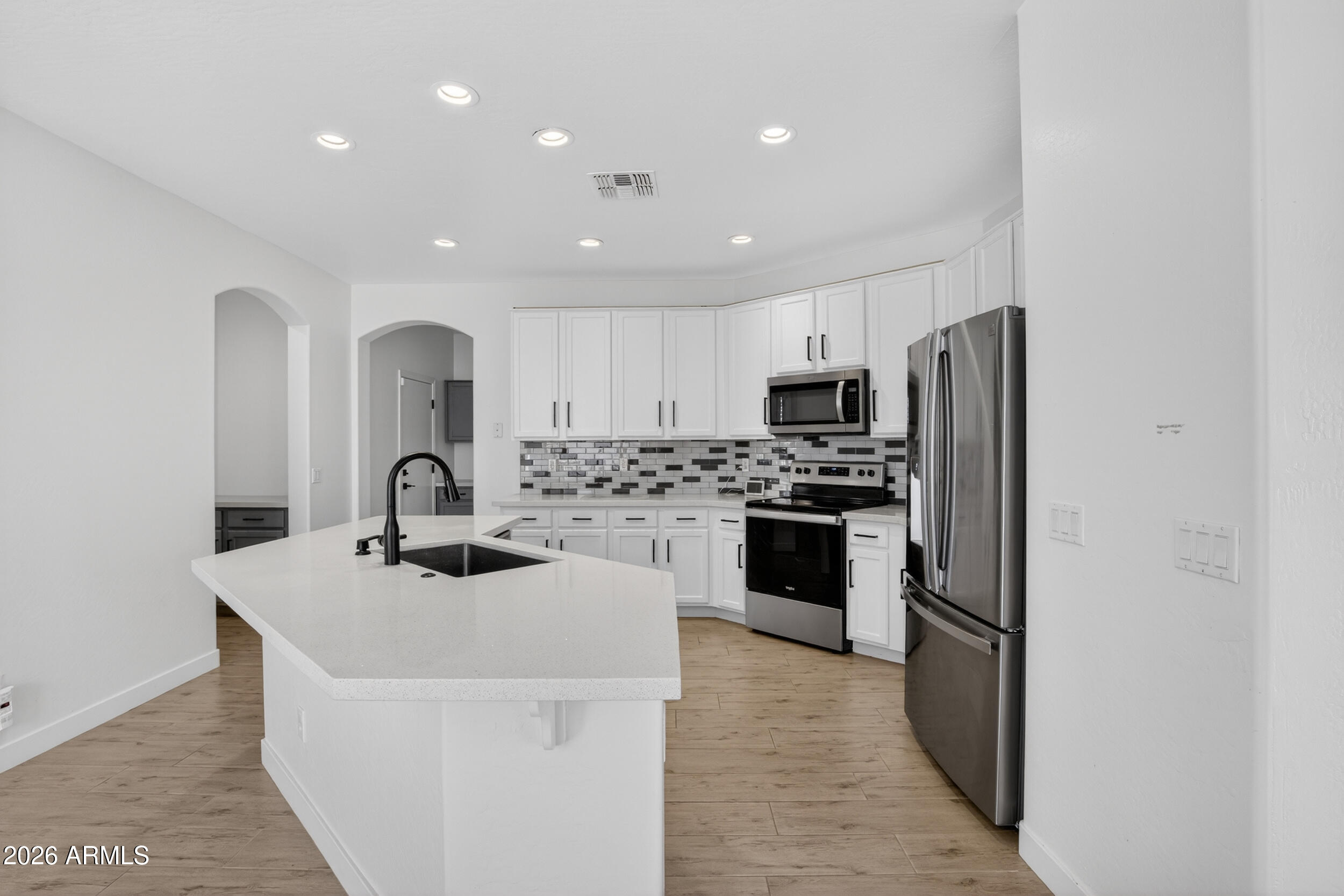 2969 South Martingale Road Gilbert, AZ 85295 - Photo 2 of 40 Kitchen Island