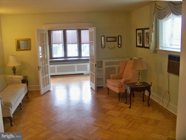 2215 Rhawn Street Philadelphia, PA 19152 - Photo 11 of 24 Living Room