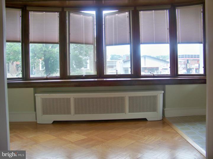 2215 Rhawn Street Philadelphia, PA 19152 - Photo 4 of 24 Sun Room