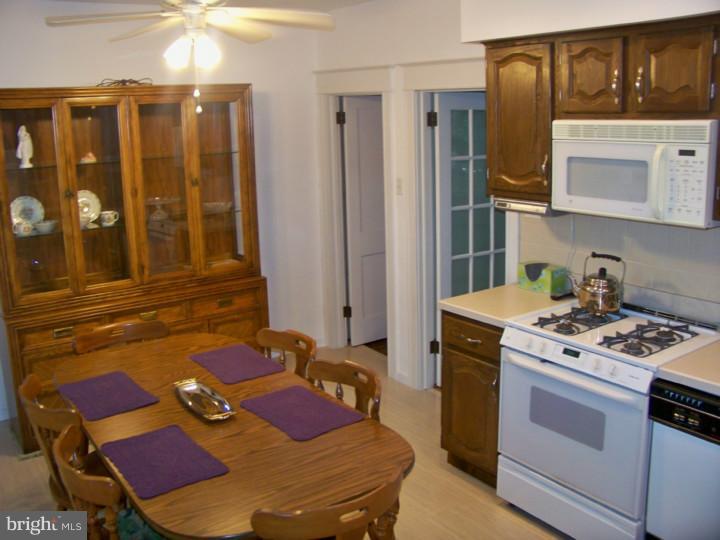 2215 Rhawn Street Philadelphia, PA 19152 - Photo 8 of 24 Kitchen