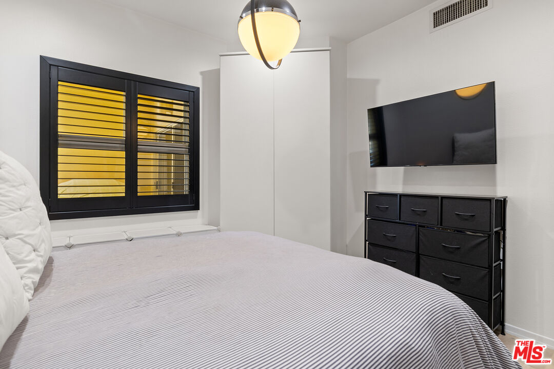 245 Main Street, Unit 210 Venice, CA 90291 - Photo 19 of 25