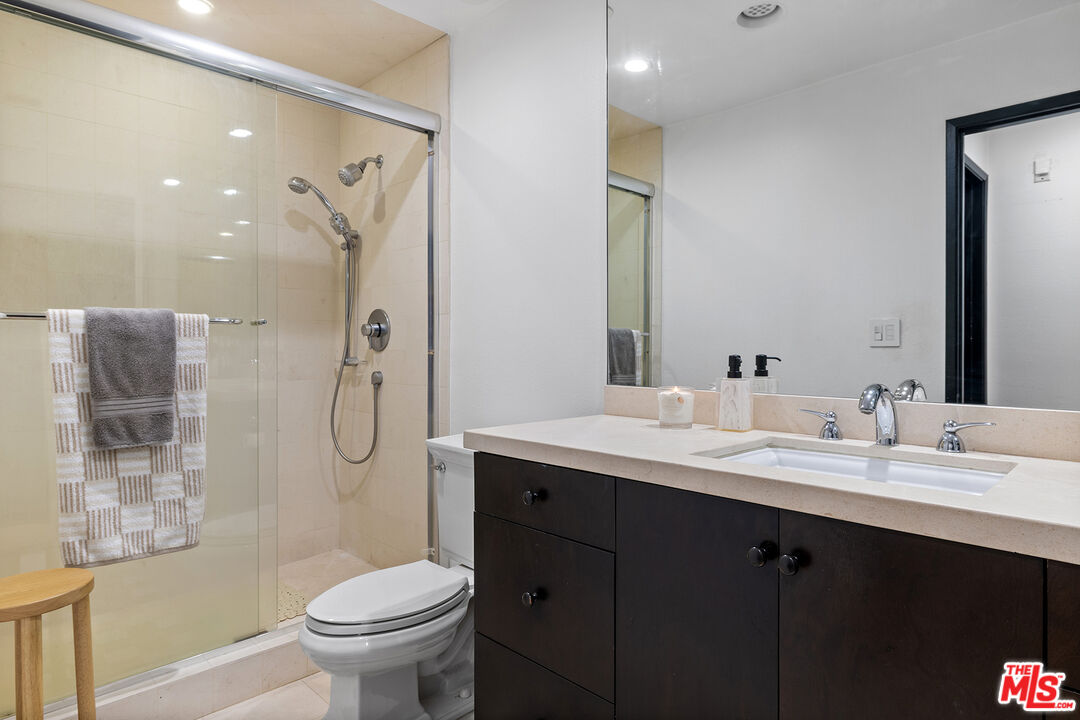 245 Main Street, Unit 210 Venice, CA 90291 - Photo 20 of 25