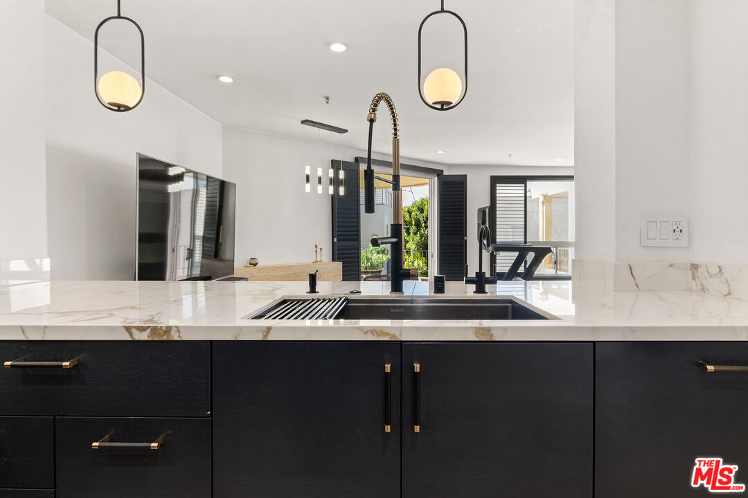 245 Main Street, Unit 210 Venice, CA 90291 - Photo 6 of 25