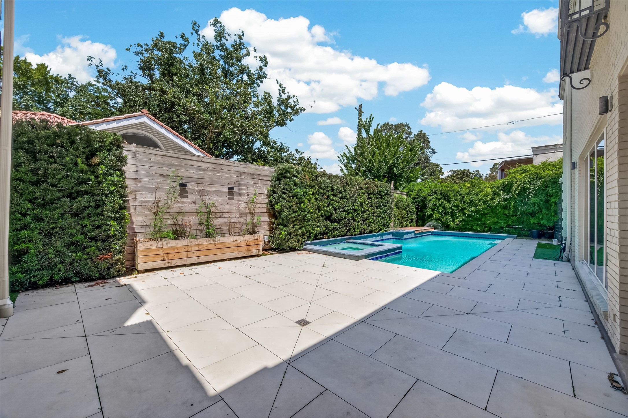2114 Wroxton Road Houston, TX 77005 - Photo 48 of 50 Pool and spa