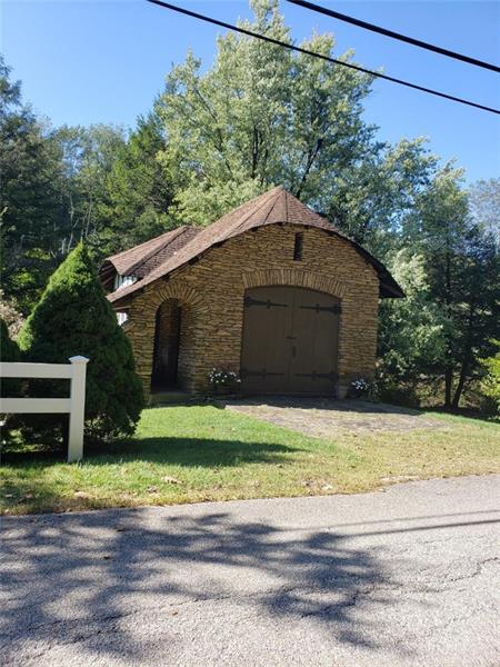6 Pleasant Valley Road Jeannette, PA 15644 - Photo 2 of 16 Gallery Image 2