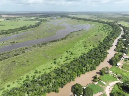 $2,760,000 | 290 Henry Garza Lane, Tivoli, TX 77990