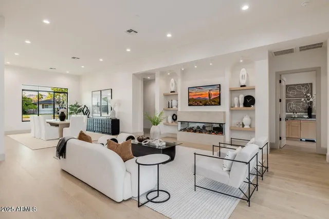 $11,145 | 3301 East Elm Street, Phoenix, AZ 85018