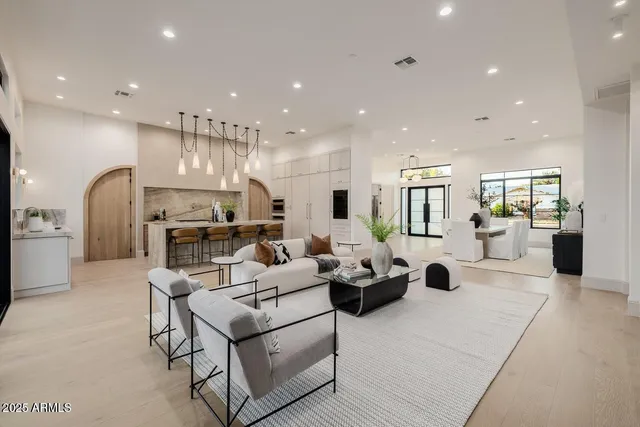 $11,145 | 3301 East Elm Street, Phoenix, AZ 85018